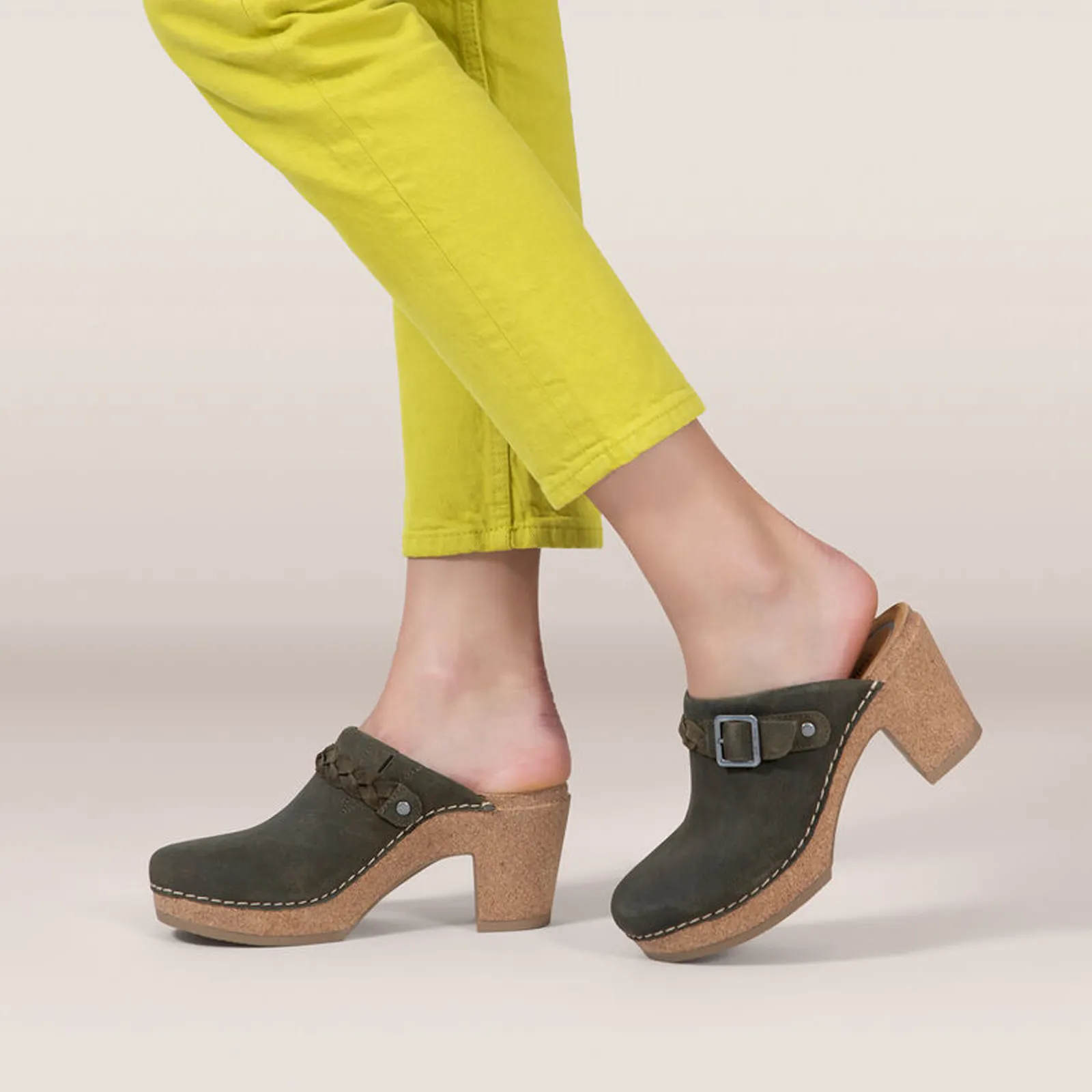 Aetrex Corey Heeled Clog (Women) - Olive Leather