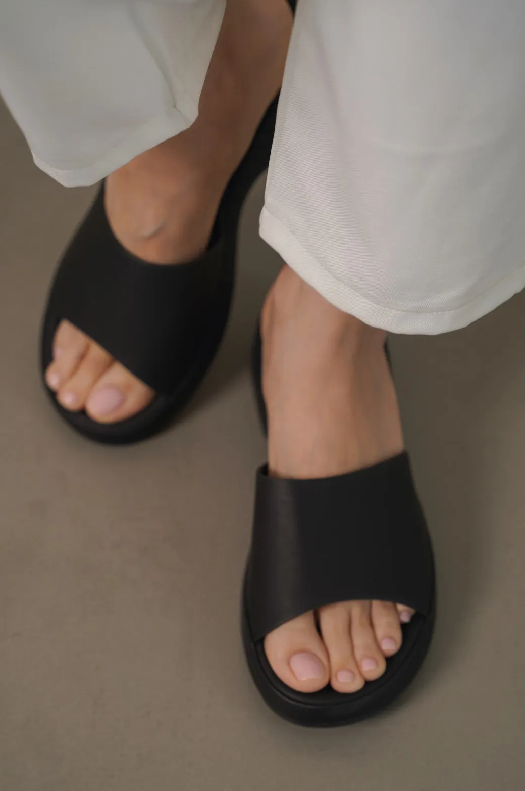 MAMA BLOCK HEELS