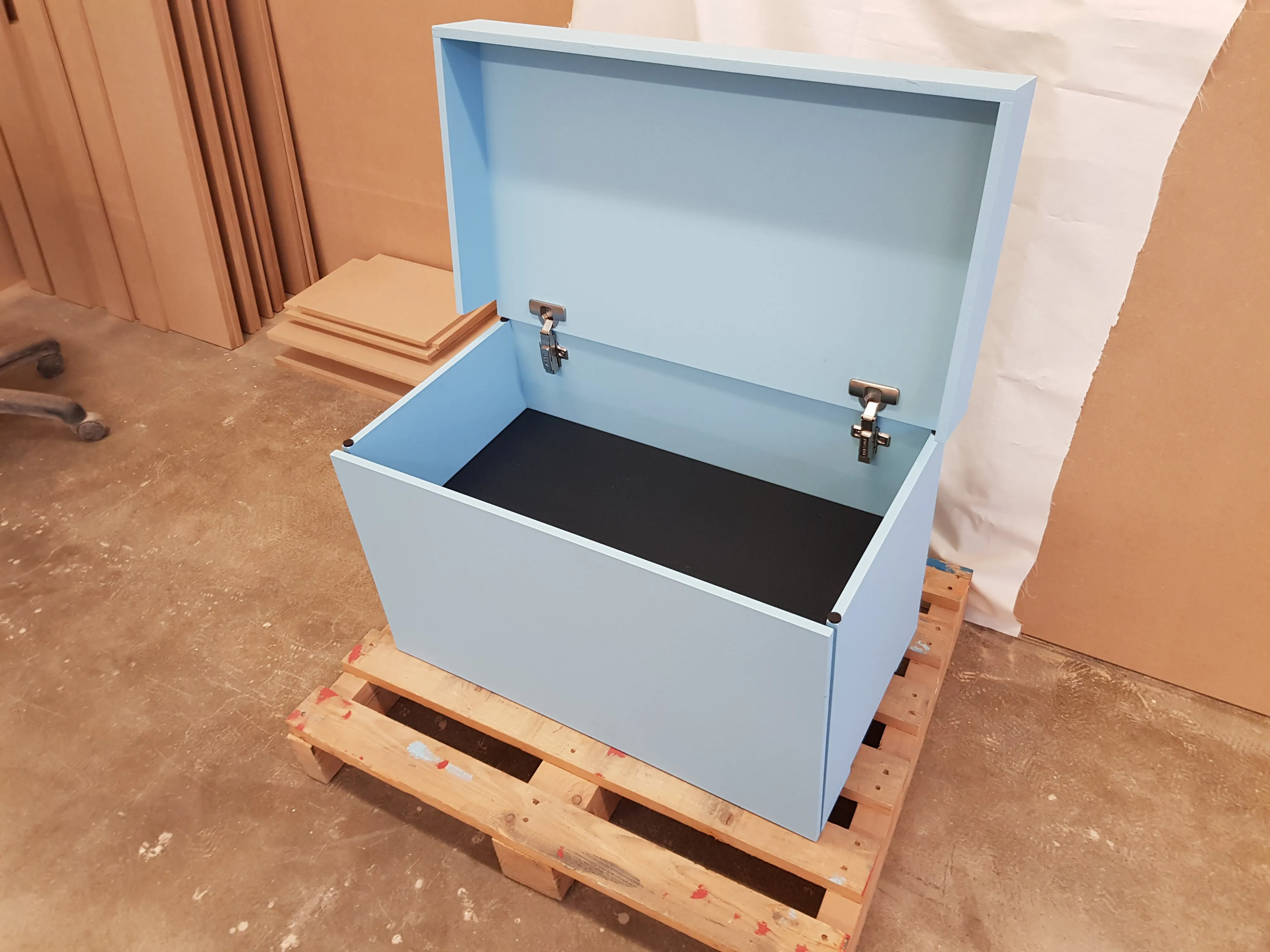 XL Trainer Storage Box - Holds 6no pairs of trainers